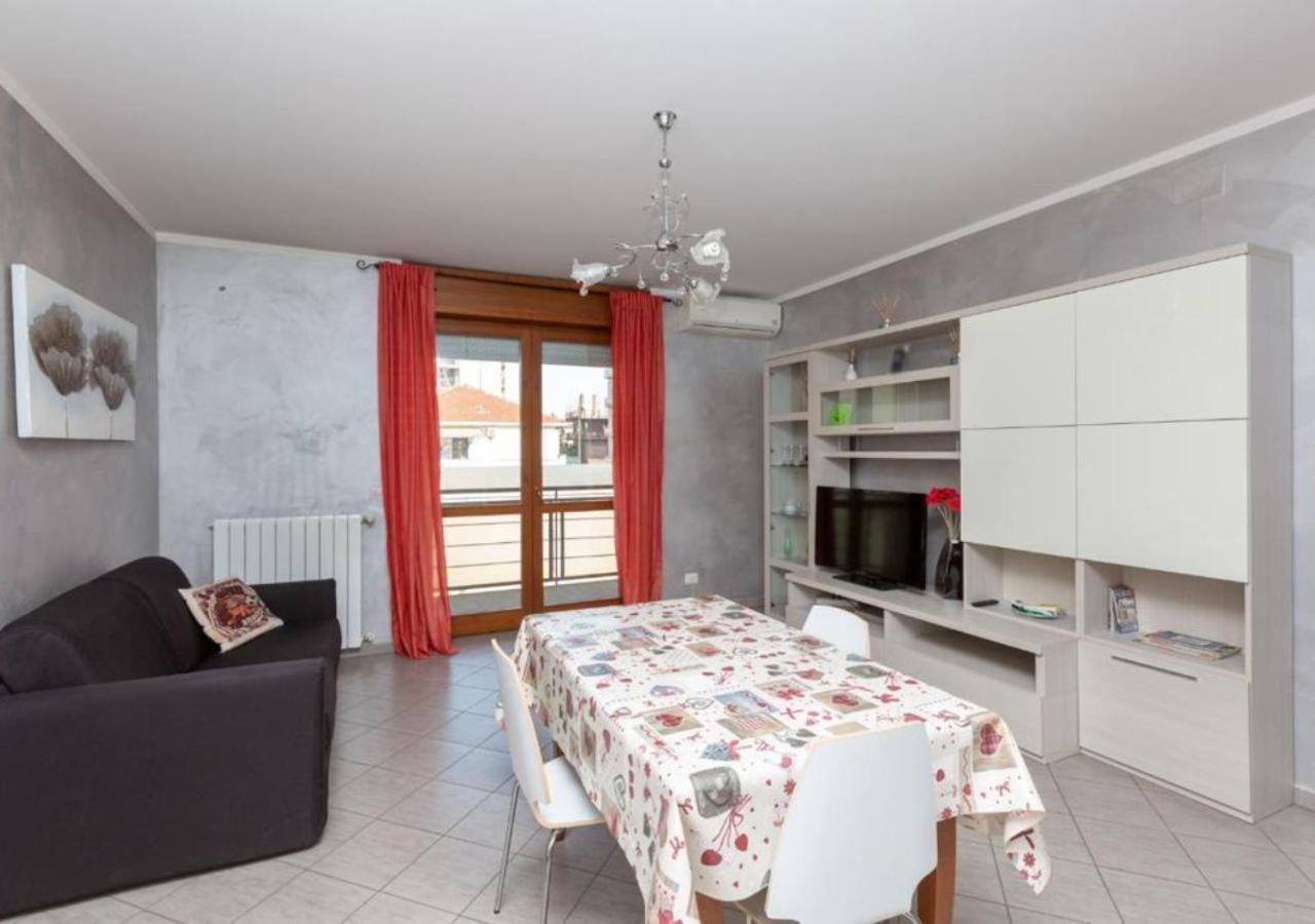 טורינו Comfy Cozy Apartment Close To Metro מראה חיצוני תמונה